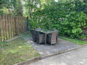 Ein Garten an der Unterkunft Apartment Köln Porz