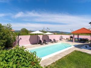 Bazén v ubytování Villa Lilly Comfortable holiday residence nebo v jeho okolí