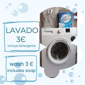 eine Waschmaschine mit einer Packung Waschmittel in der Unterkunft Alicante Habitación Oasis in Alicante + 13 Fotos