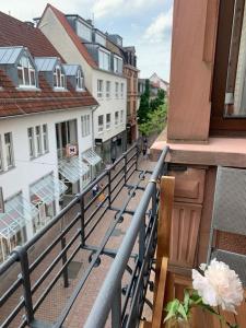 Balkón nebo terasa v ubytování Charmante Altbauwohnung