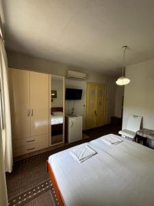 Ein Bett oder Betten in einem Zimmer der Unterkunft Accommodation Old Town Vitaic