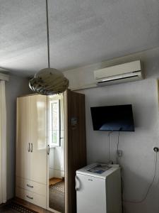 TV/Unterhaltungsangebot in der Unterkunft Accommodation Old Town Vitaic