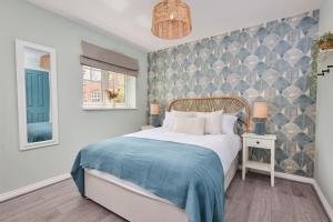 Krevet ili kreveti u jedinici u objektu Homebird Property - Tavistock House