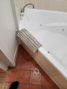 Ein Badezimmer in der Unterkunft Ferns Miners Rest
