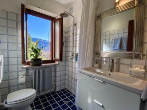 Koupelna v ubytování Villa Rosa Friuli