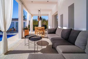 A seating area at Casa de la Luz 4 pax