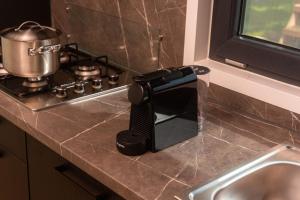 Imagen de la galería de Happy Oak Lodge with hottub 4 p., en Zuna 9 fotos más