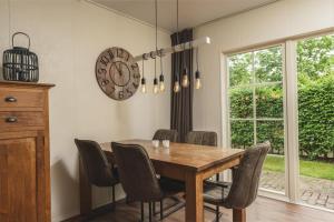 Gallery image of Groepsaccommodatie [2x Reggehooiberg 5p met grote achtertuin] in Zuna