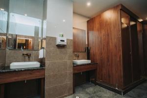 Baðherbergi á Dees Boutique Hotel