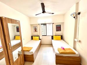 Ліжко або ліжка в номері Procida Hostel by Vibe Village