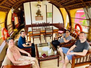 入住Thara's Houseboat的客人