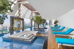 La pileta dentro o cerca de Paramount Midtown Hotel, Burj Khalifa Views