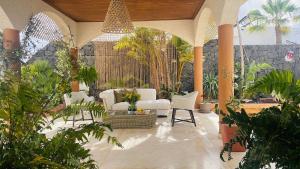 A garden outside Casa Mia
