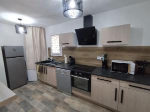 Nhà bếp/bếp nhỏ tại Maison en Provence +2 ảnh