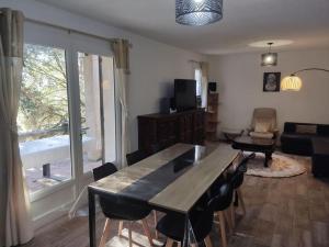 TV/trung tâm giải trí tại Maison en Provence