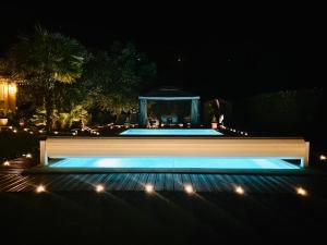 Πισίνα στο ή κοντά στο Villa near Geneva
