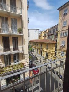 - Balcón con vistas a una calle de la ciudad en La Siesta, en La Spezia