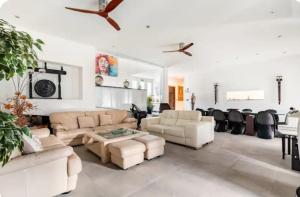 Posezení v ubytování Villa La Roca Madrid