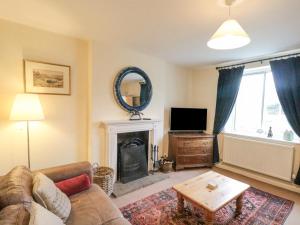 Μια τηλεόραση ή/και κέντρο ψυχαγωγίας στο Harwood Cottage