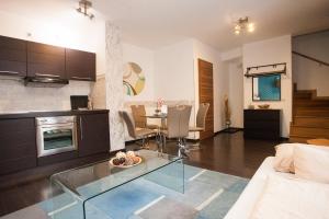 Кухня или мини-кухня в Budapest Center Residence
 +65 фотографий