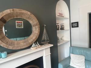 Posezení v ubytování Guild Hall, sleeps 8 with parking in New Quay