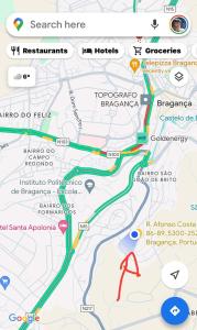 un mapa de las carreteras de Santorini en Edifício paraíso, en Bragança