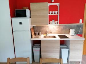 Kuchnia lub aneks kuchenny w obiekcie Adventure House