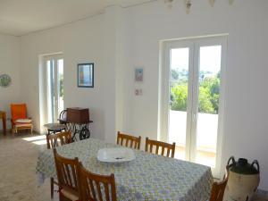 A seating area at La Terrazza Incantata - ASCENSORE DIRETTO IN SPIAGGIA