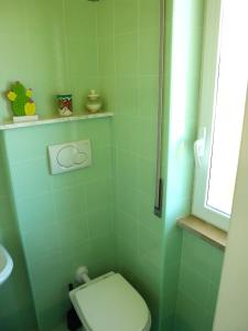 A bathroom at La Terrazza Incantata - ASCENSORE DIRETTO IN SPIAGGIA