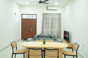 Gallery image of NEW-Batu Pahat 10pax Mahjong Snooker BBQ in Batu Pahat