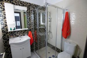 Un baño de Laconic bay view suite