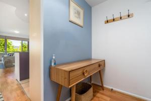 Imagine din galeria proprietății 2BR 2BA Apt with Dedicated Workspace and Free parking - Hosted by CanStay în Kingston 