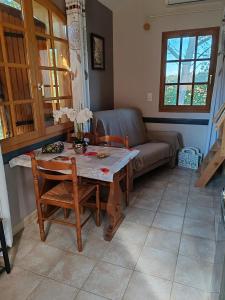 Posezení v ubytování STUDIO meublé indépendant chez l'habitant