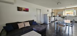 Η κουζίνα ή μικρή κουζίνα στο Appartement T3 central vue mer - Mare e Monti D12