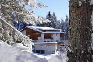 Obiekt Hotel Pension Tyrol zimą