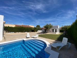 Bazén v ubytování Villa Caramonte, en Costa Dorada nebo v jeho okolí