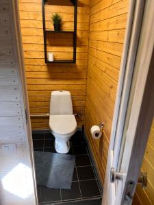 Koupelna v ubytování Katase Tiny House