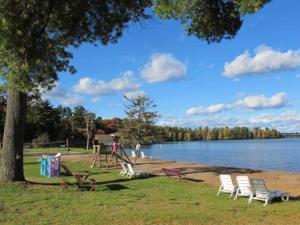 Příroda nedaleko prázdninového domu + 18 fotografií