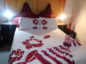 Giường trong phòng chung tại Maditselanyane Guest House