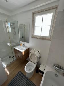Kylpyhuone majoituspaikassa PAREDE HILL - GuestHouse