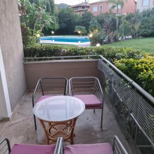 Bazén v ubytování Megusta Apartments selianitika nebo v jeho okolí