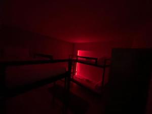 Voodi või voodid majutusasutuse Shesh Hostel toas