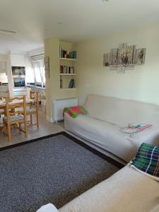 Posedenie v ubytovaní Apartamento Beira Rio Esteiro