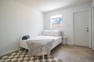 Fotografie z fotogalerie ubytování Lovely 2 bed 1 Bath near Las Olas W/Free parking! v destinaci Fort Lauderdale