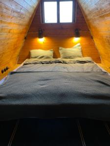 Katil atau katil-katil dalam bilik di Hrách a lusk