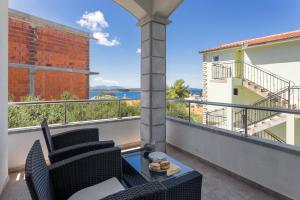 Balkón nebo terasa v ubytování Apartmani Jakić 2