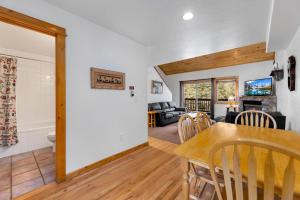 Kuchyň nebo kuchyňský kout v ubytování Bugle Pointe A03 by Estes Park Condos