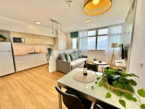 Kuchyň nebo kuchyňský kout v ubytování Lunamar Luxury Place