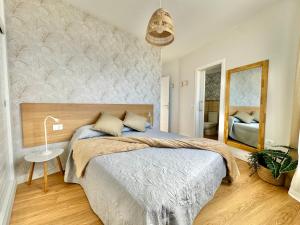 Postel nebo postele na pokoji v ubytování Lunamar Luxury Place