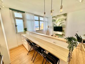 TV a/nebo společenská místnost v ubytování Lunamar Luxury Place